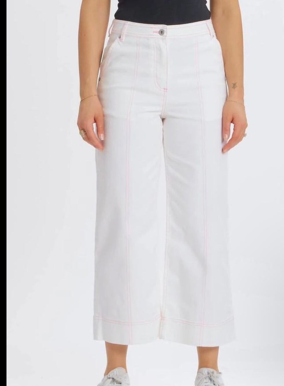 something Navy Women’s Contrast Stitch Cropped Wide Leg Denim Jeans In White